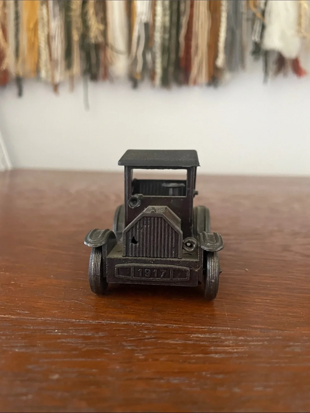Classic Vintage-Style die cast metal car pencil sharpener 70’s